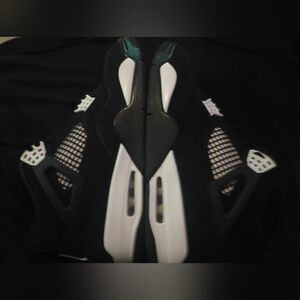 Jordan 4 White Thunders